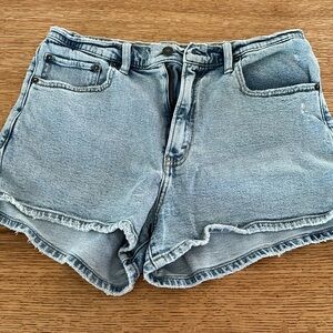 Abercrombie and fitch mom short high rise